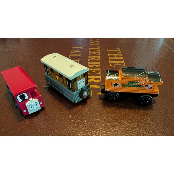 genuine Thomas & Friends Wooden Railway ☆ TIDMOUTH SHEDS  Thomas & Friends Wooden Railway Toy Lot 23 Piece Rare Special Editions
